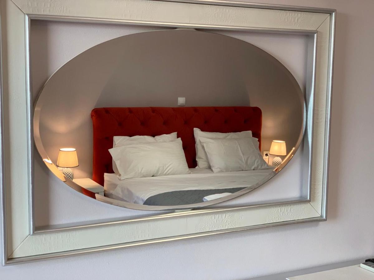 Dioni Hotel Adelianos Kampos Buitenkant foto