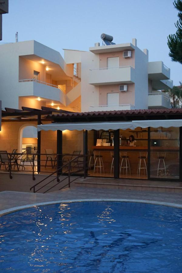 Dioni Hotel Adelianos Kampos Buitenkant foto