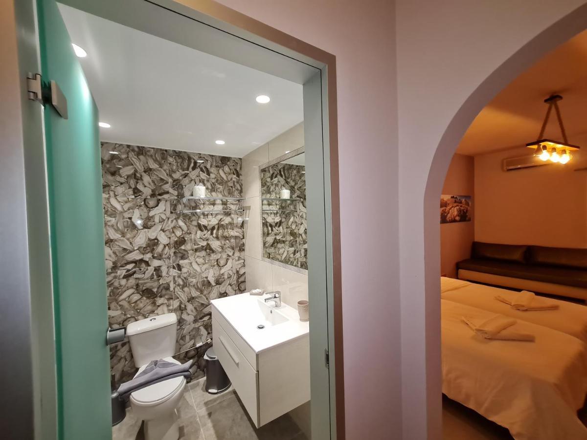 Dioni Hotel Adelianos Kampos Buitenkant foto