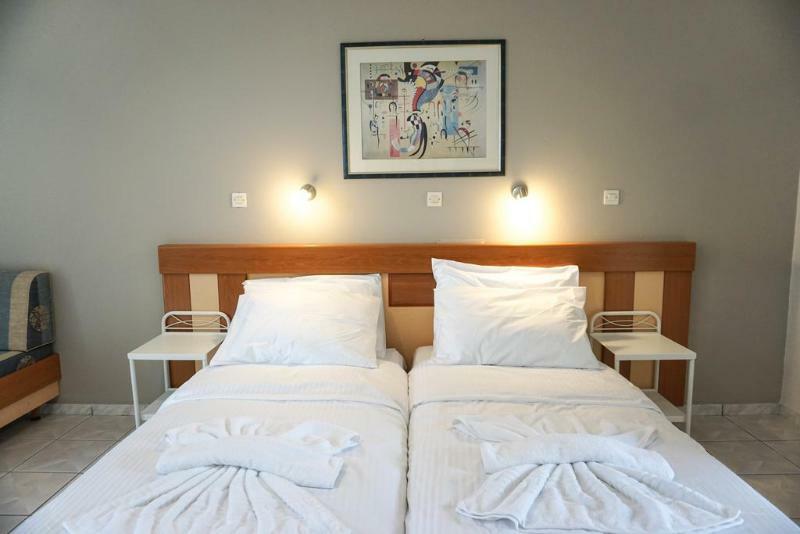 Dioni Hotel Adelianos Kampos Buitenkant foto