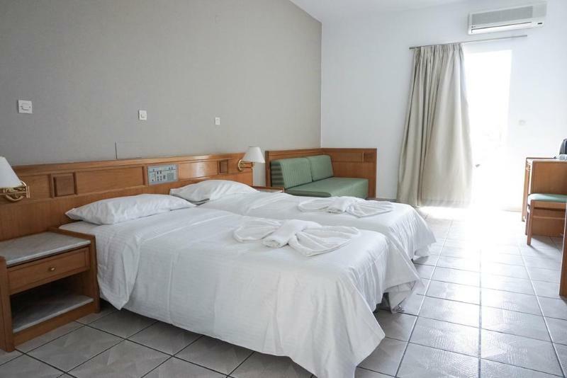 Dioni Hotel Adelianos Kampos Buitenkant foto