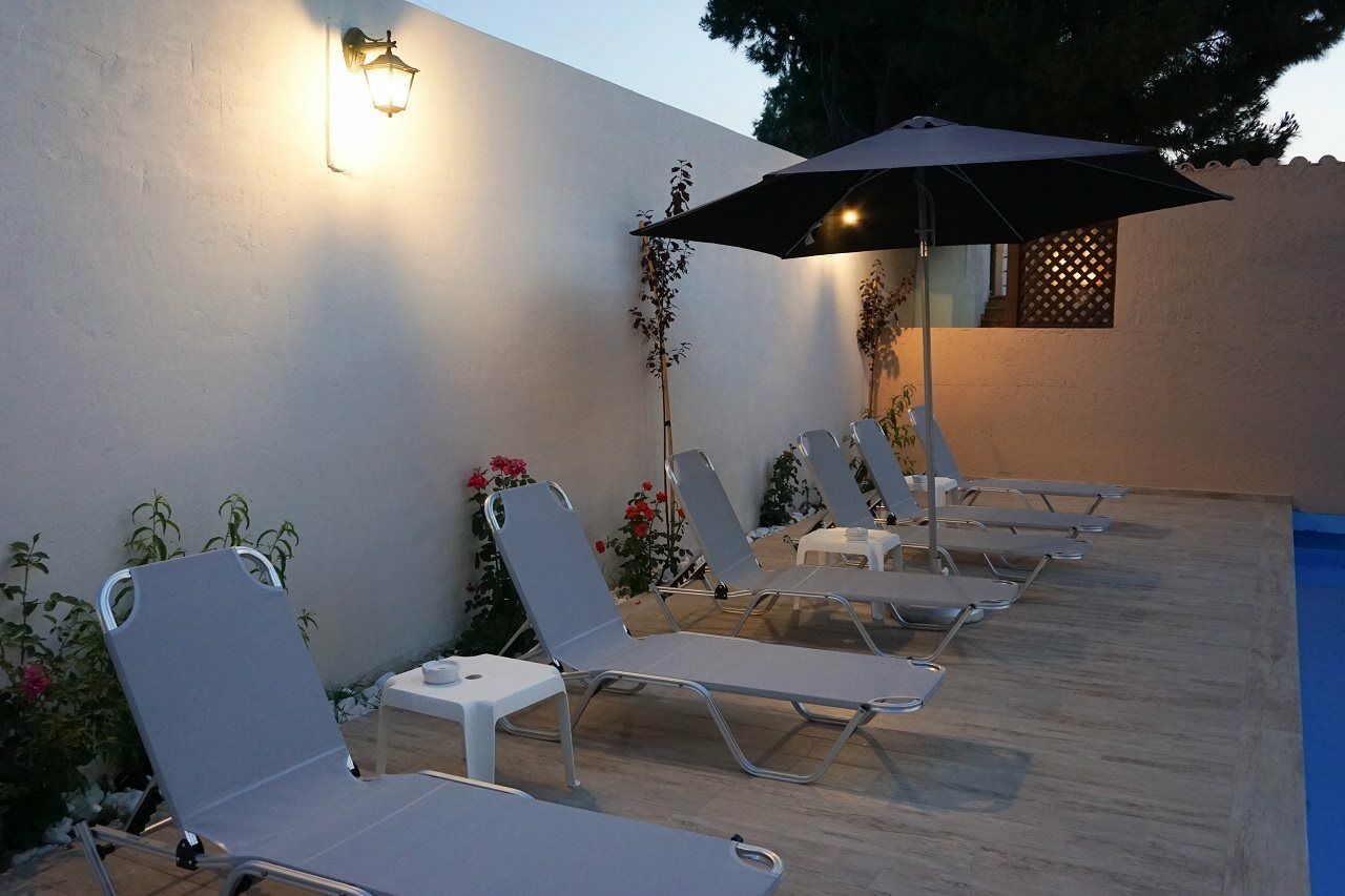 Dioni Hotel Adelianos Kampos Buitenkant foto