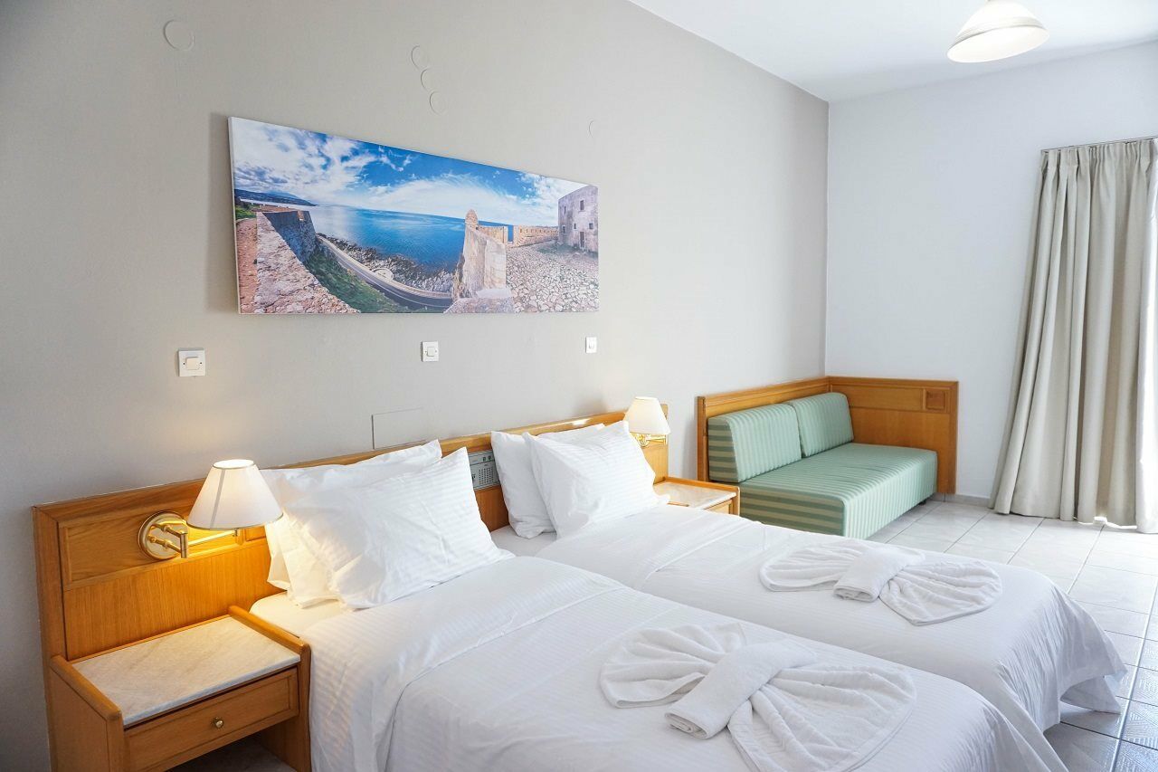 Dioni Hotel Adelianos Kampos Buitenkant foto